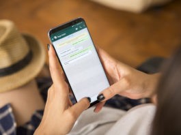 WhatsApp font size